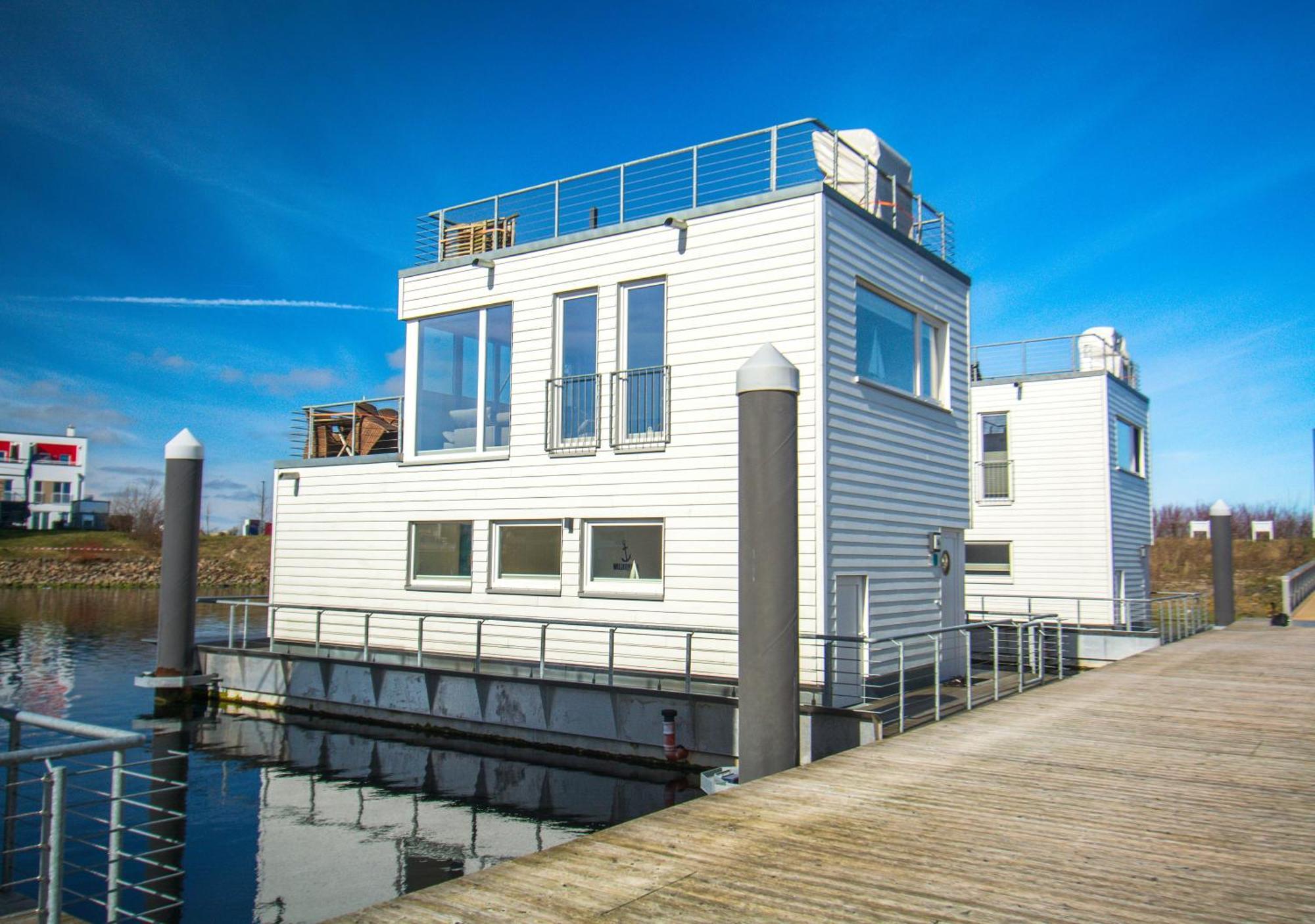 Schwimmendes Haus - An Bord Zwei * Olpenitz